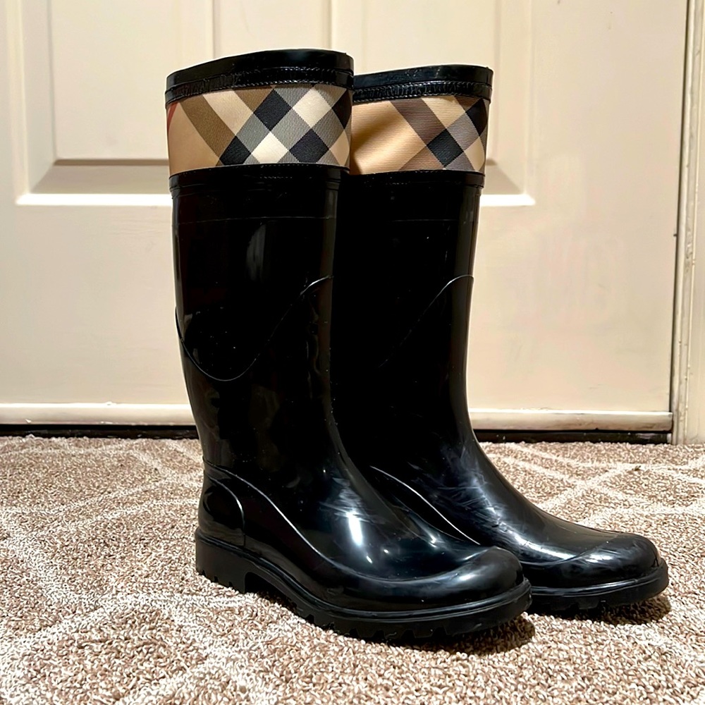 Burberry rain boots, black, EUR 35/UK 2. (Nordstrom)